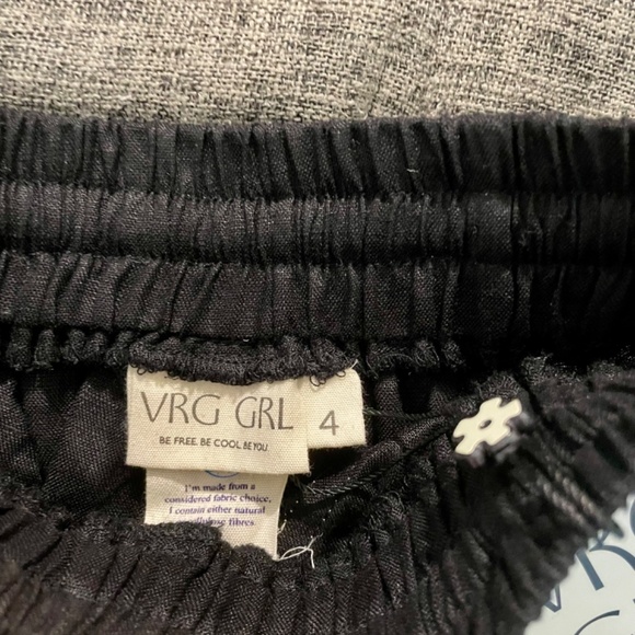 Shorts - Picture 3 of 4